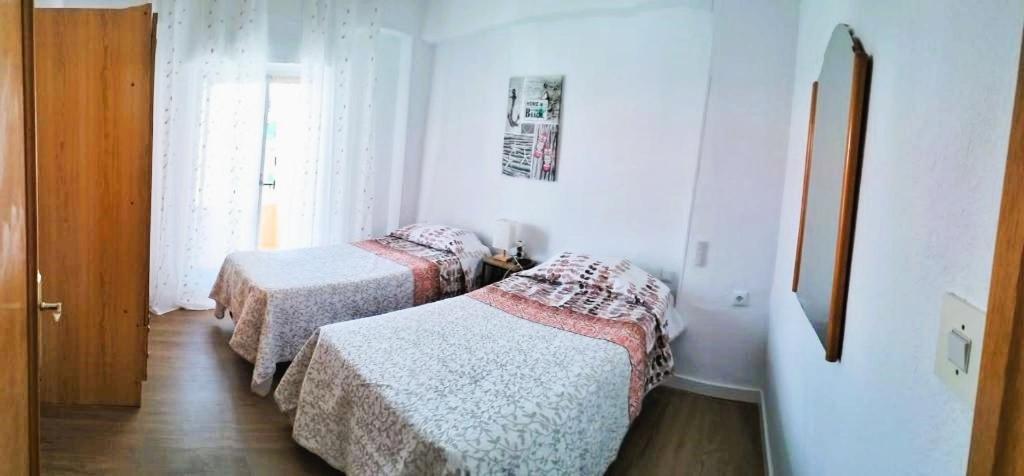 Ricardo Hostal Apartamento 3 Habitaciones アリカンテ エクステリア 写真