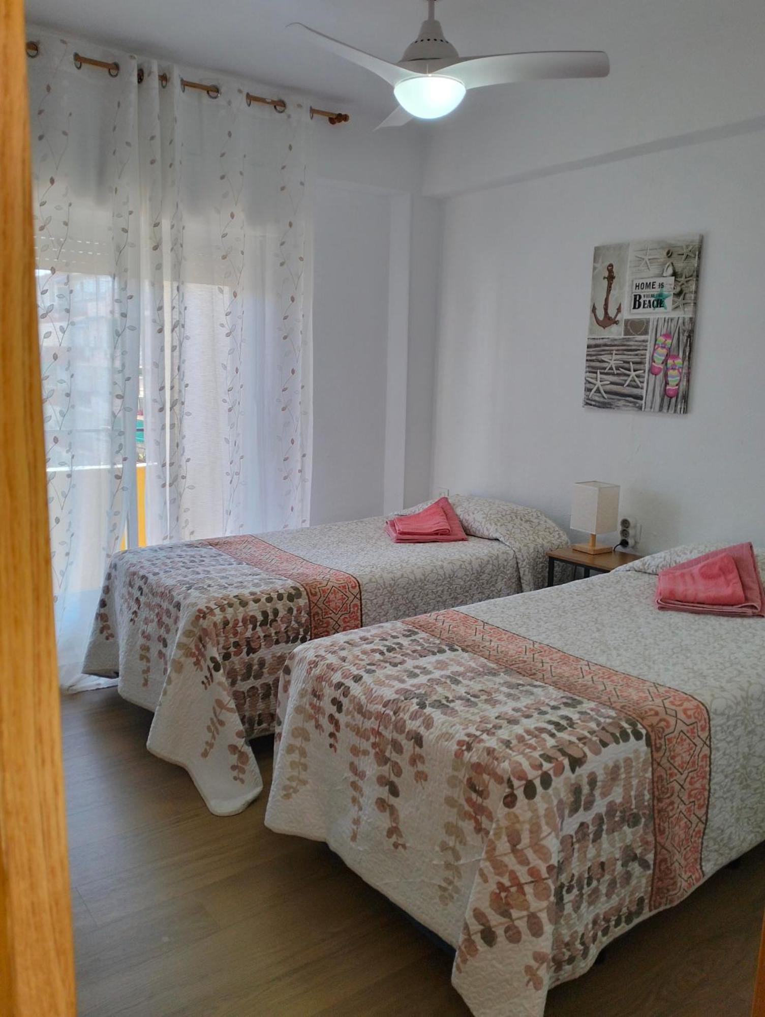 Ricardo Hostal Apartamento 3 Habitaciones アリカンテ エクステリア 写真